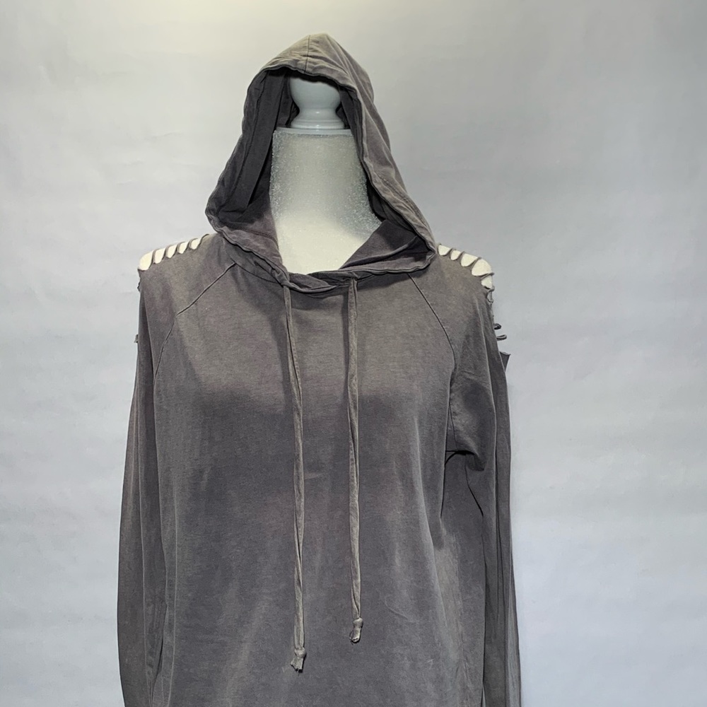 NWT THE BUCKLE Tee. Multiple sizes available - Picture 2 of 4
